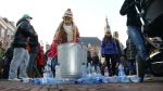 Dopper. Flashmob voor kraanwater Foto Ivar Waleveld