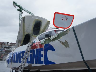 Donkere wolken boven gebroken Silverline Racing