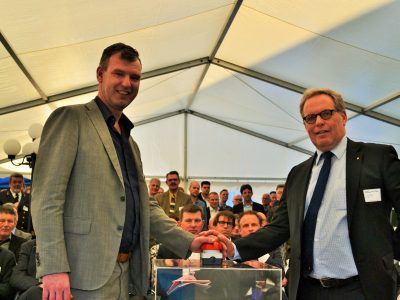 wethouder Pieter Kos van Den Helder (Rechts) Piet-Hein Kolff (Algemeen Directeur PoDH). Foto: PressOffshore.