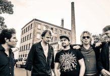 Niels Geusebroek en Van Dik Hout maken programma SWAZ compleet Van Dik Hout (Guido Aalbers)