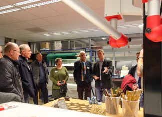 Docenten Elektrotechniek en Werktuigbouwkunde op stage bij composietbedrijven regio