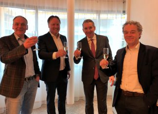 SAP-speler ITrainee krijgt nieuwe investeerder en eigenaar VLNR Fred Roethof (ITrainee) - Ad van Sprang (nieuwe directeur ITrainee) - Robert de Boeck (Antea) - Noud Jacobs (ITrainee).