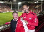 Signering Spelersshirt Na afloop van de wedstrijd tegen Fortuna Sittard overhandigt Sean Klaiber van FC Utrecht zijn shirt aan de mantelzorger van wie hij de naam op zijn borst draagt. Dit in het bijzijn van verschillende andere aanwezige mantelzorgers. Sponsor Zorg van de Zaak offerde voor deze bijzondere actie de prominente logopositie op het shirt op, om aandacht te vragen voor de problemen waar mantelzorgers mee te maken kunnen krijgen. Doel van de campagne is om mantelzorgers beter te begeleiden in de hulp die ze bieden, zonder dat ze aan zichzelf voorbij gaan.