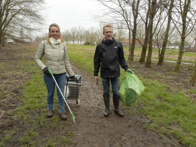 Buurt Cleanup Nieuw-Vennep wandelt met een missie