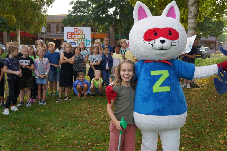 ‘Zwerfkattie’ zwerft vanaf vandaag rond in Wormerland op zoek naar afval