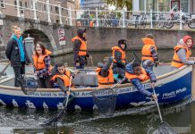 220 Leidse scholieren vissen en ruimen 220 kilo zwerfafval op