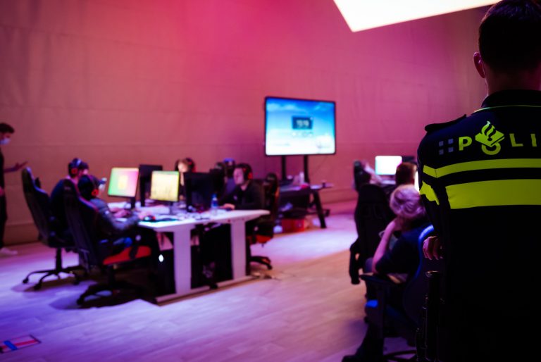 Noord-Hollandse jongeren leren over de kansen en risico’s van hun digitale talent