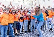 Basisscholen Battle Plastic Whale Foundation scoren 18.631 stemmen op creatieve ideeën om school plasticvrij te maken