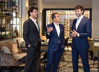 Acquisitie House of Performance uit Utrecht volgende stap in de groeiambitie van kersverse Highberg Group v.l.n.r: Heiko van Eldijk partner HofP, Han Driessen CEO Highberg Group, Ralph van den Bosch partner HofP.
