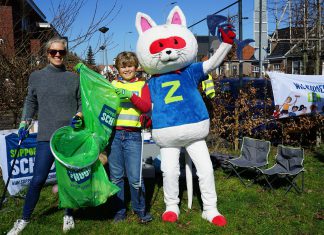 Zwerfkattie moedigt vrijwilligers aan tijdens landelijke Opschoondag in Wormerland In Oostzaan was iedereen welkom voor een grijper en vuilniszak