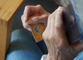 Zwakke blaas behoedt Corina (82) voor bankhelpdeskfraude