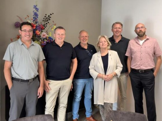 vlnr: Dirk van Kemenade (Miles), Wim Graafmans (Miles) Dave Wurms (FF), Mary Boeyink (FF), Koen van Nijnatten (Miles) en Eric Landwaart (Miles).